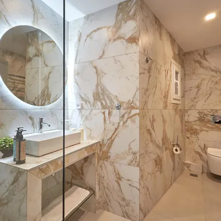 Athens City Suites Hotel *